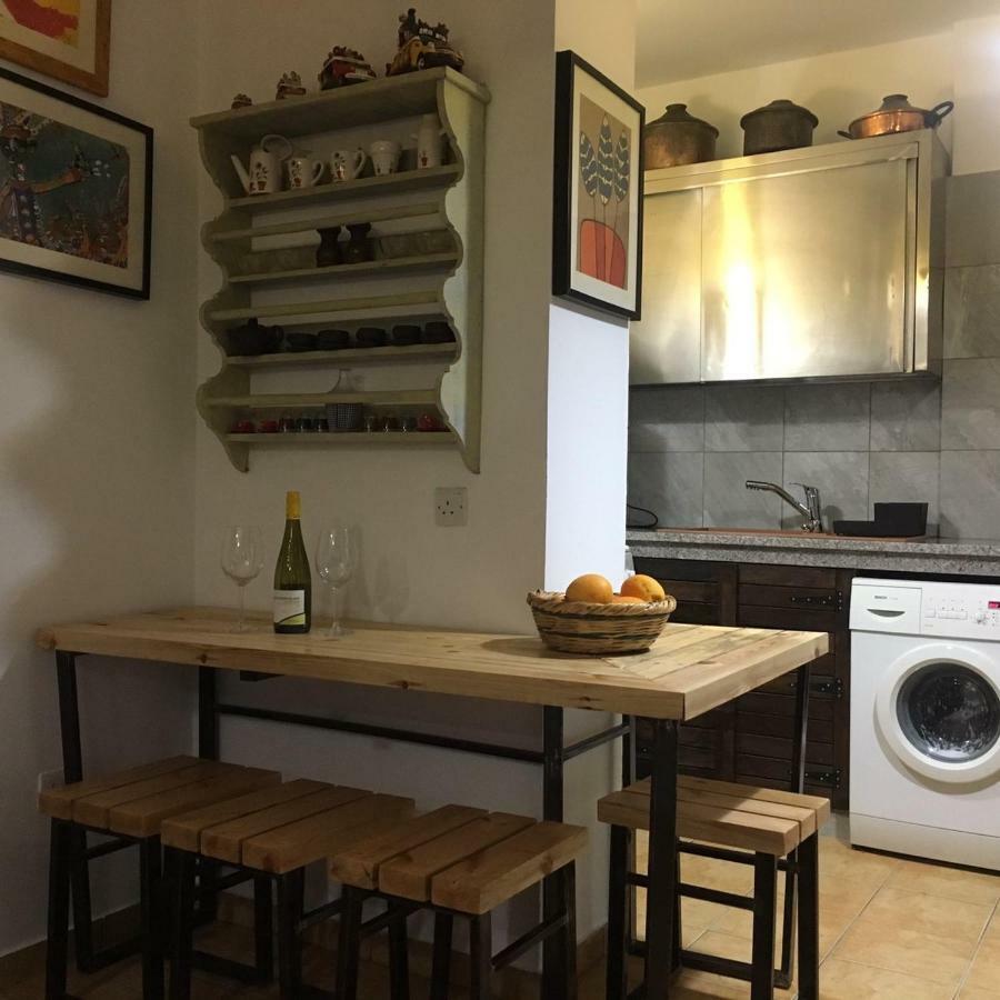 Mp Cozy Apartment Near The Sea Paphos Exterior foto